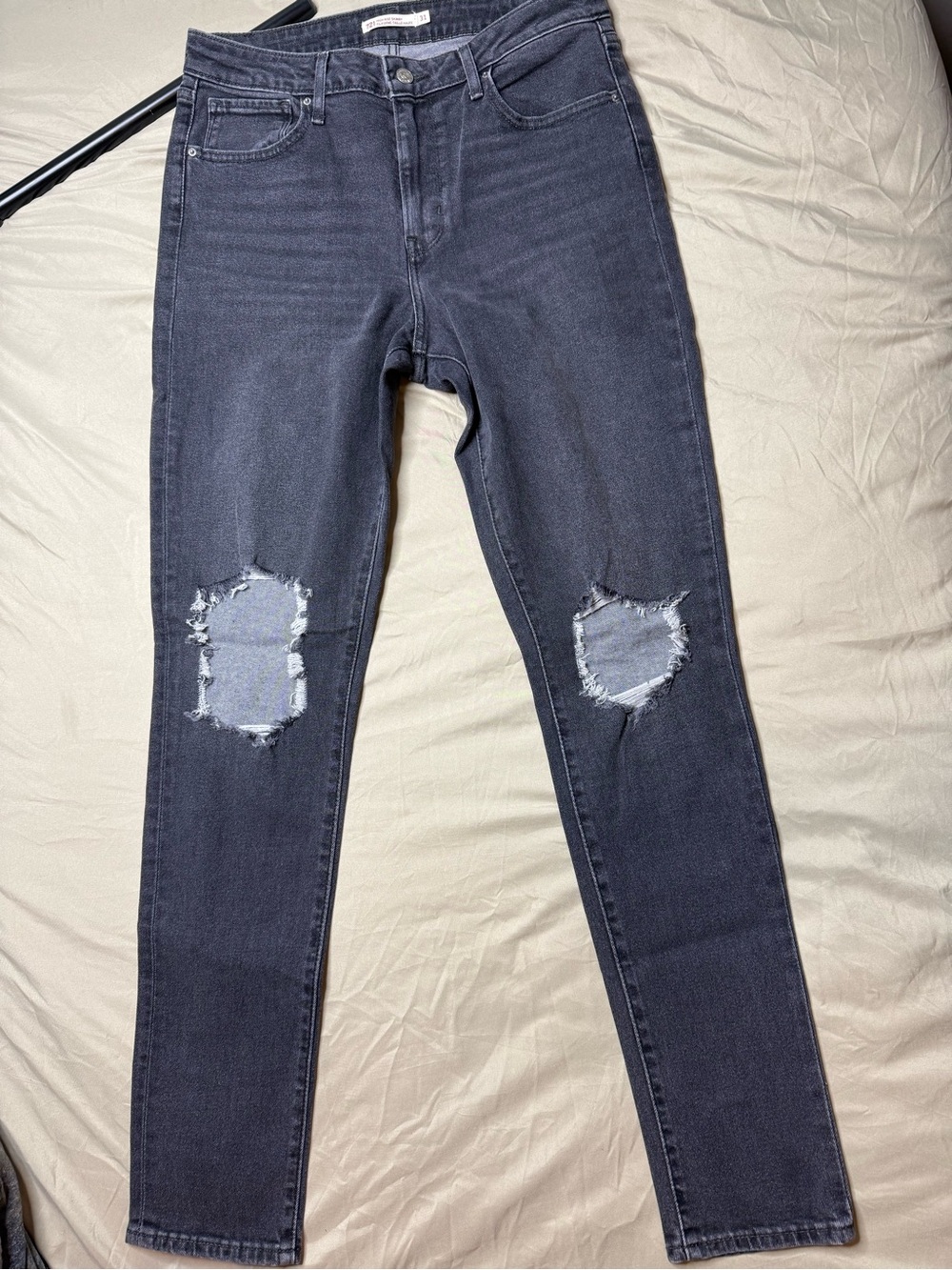 Levi's 721 High Rise Skinny Jeans in Charcoal Black Wash & Knee Peekaboos W31
